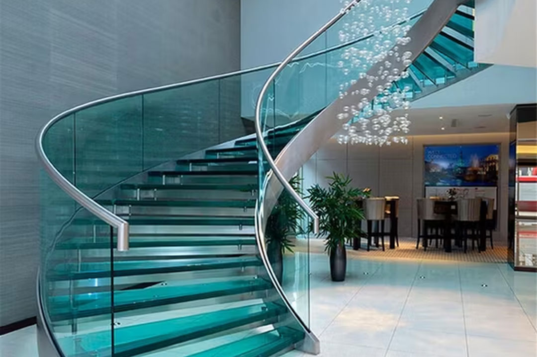 نرده شیشه خم اجرا - شاه شیشه